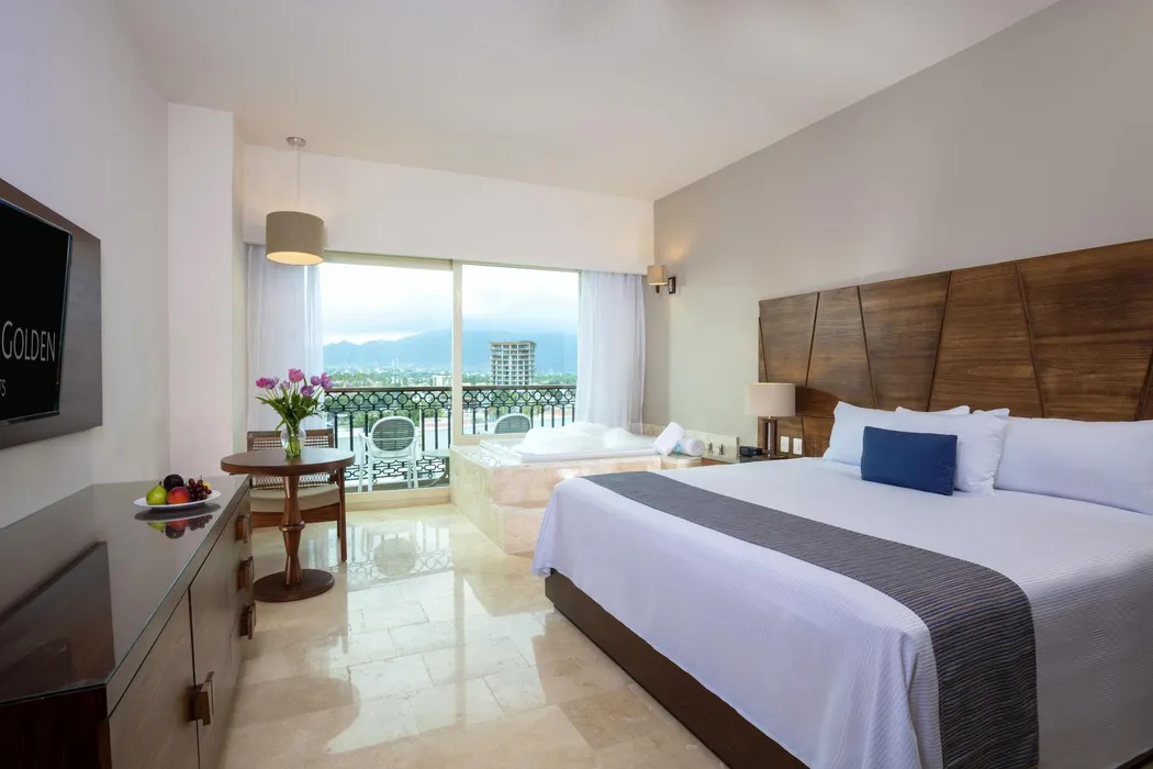 Crown Paradise Golden Puerto Vallarta
